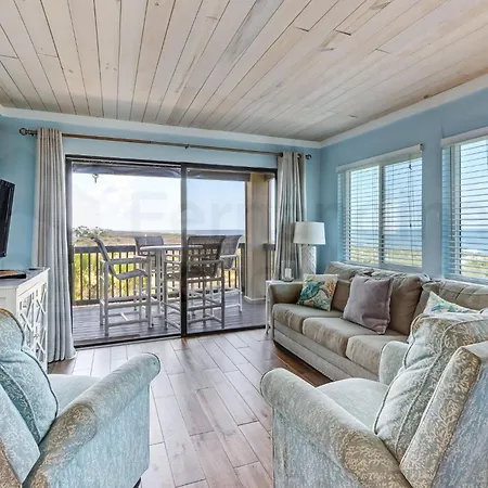 Condo W Salt Water Pool